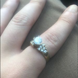 Beautiful REAL 10kt Gold Cubic Zirconium Ring